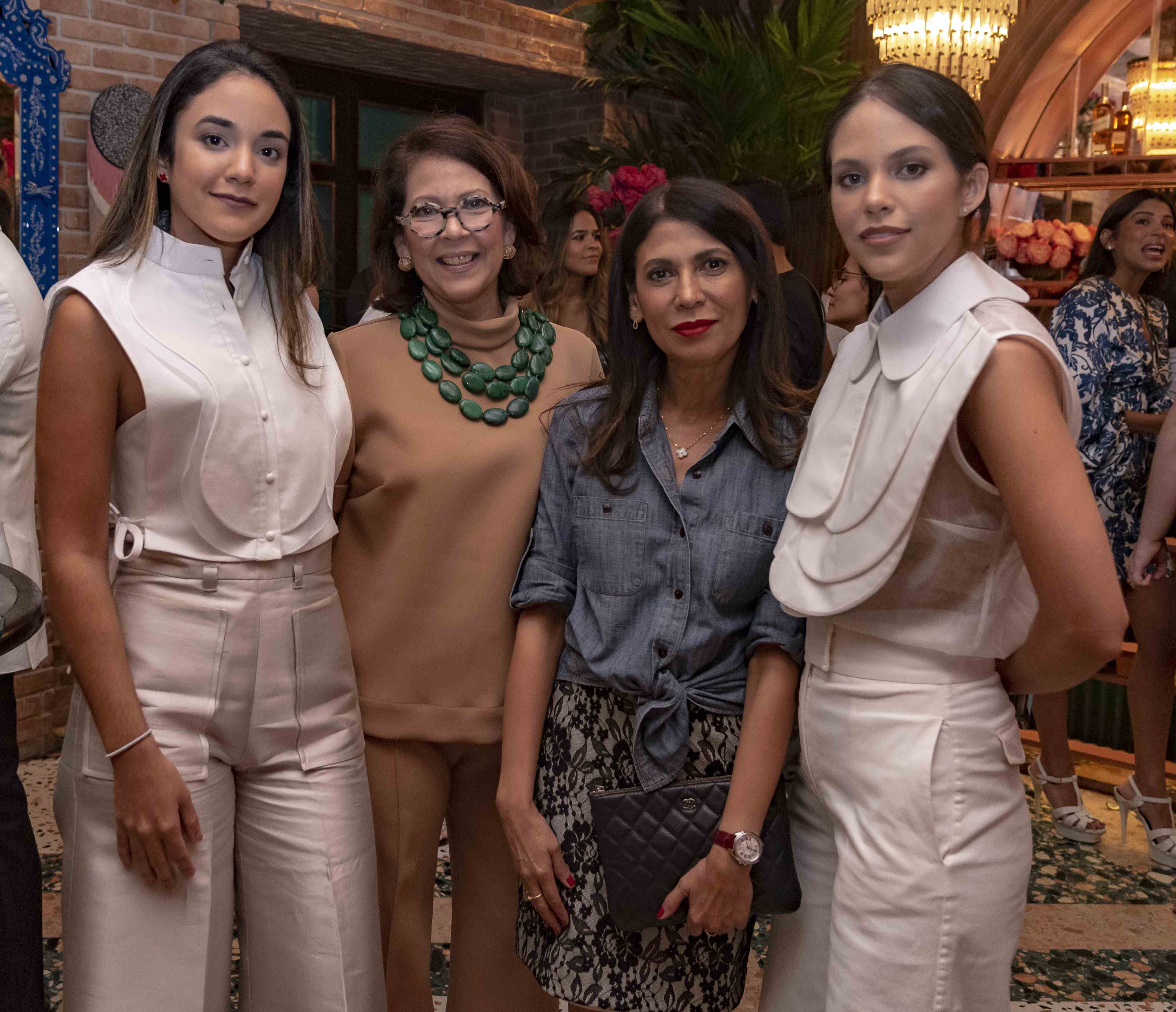 Jimena Cordero, Ana Rita Luciano, Gina López y Anabella Cordero.