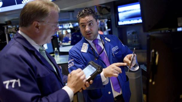 Wall Street abre con leves pérdidas una semana después de jornada de caos en las bolsas