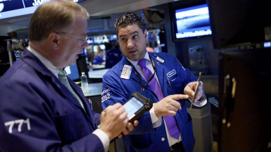 Wall Street abre en rojo y el Dow Jones baja un leve 0.01 % Wall Street abre en rojo y el Dow Jones baja un leve 0.01 %