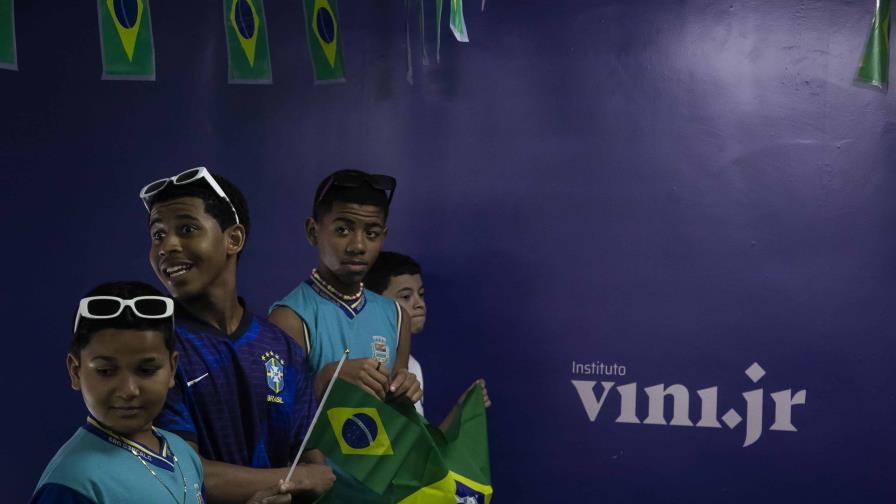 Vinícius Jr. da esperanza a ciudad asolada por crimen