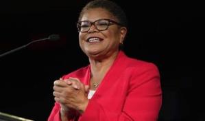 Los Ángeles elige primera alcaldesa negra