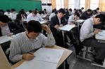 Medio millón de surcoreanos se presentan al temido examen de selectividad
