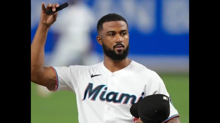 Abinader felicita a Sandy Alcántara por ganar Cy Young de la Liga Nacional