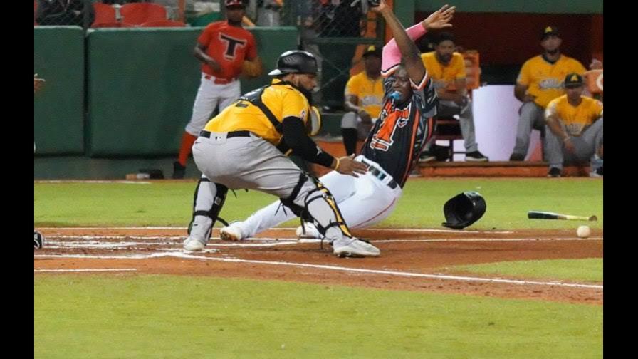 Toros le rompen la racha ganadora a las Águilas en el Francisco Micheli