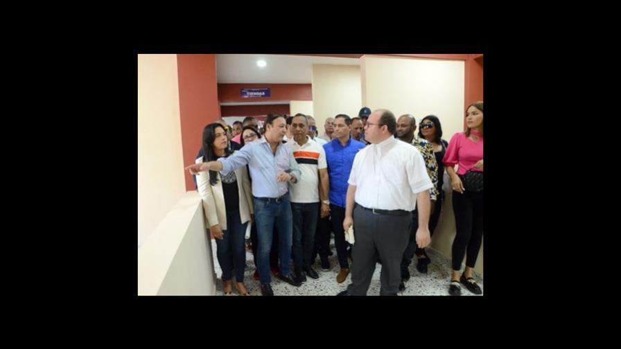 Abel Martínez entrega mercado que tenía ocho años en construcción