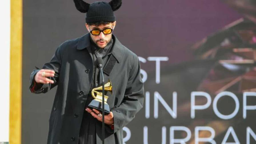 Bad Bunny comienza arrasando en cuatro categorías en el Latin Grammy
