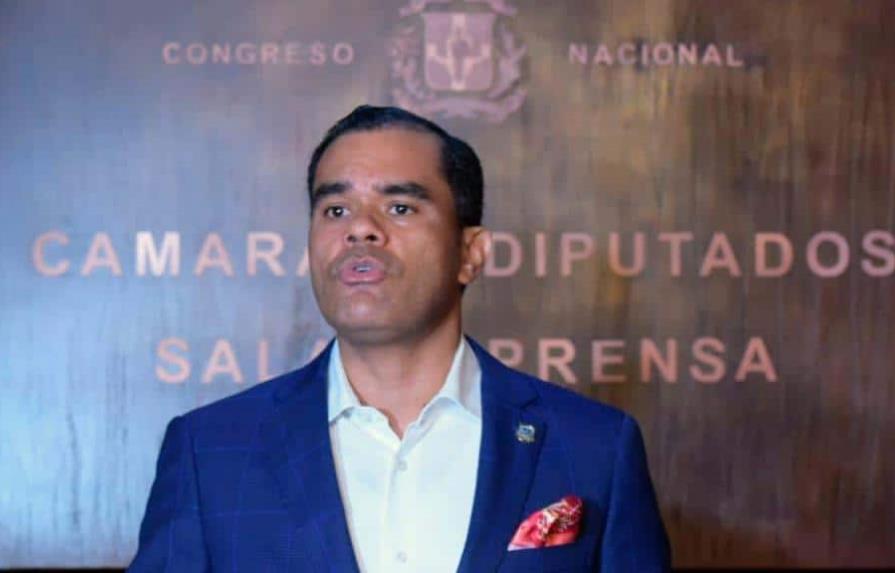 Diputado Elías Báez denuncia robo en una de sus tiendas en Santiago