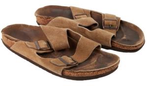 Sandalias usadas de Steve Jobs se venden por más de 200,000 dólares Sandalias usadas de Steve Jobs se venden por más de 200,000 dólares