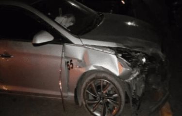 Automóvil atropella a dos miembros de las Fuerzas Armadas en Pedernales