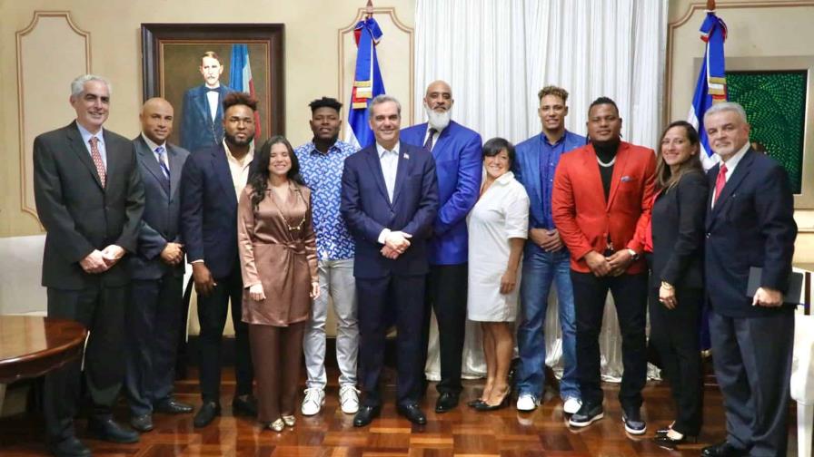 Abinader recibe a lanzadores dominicanos de los Astros, ganadores de Serie Mundial Abinader recibe a lanzadores dominicanos de los Astros, ganadores de Serie Mundial