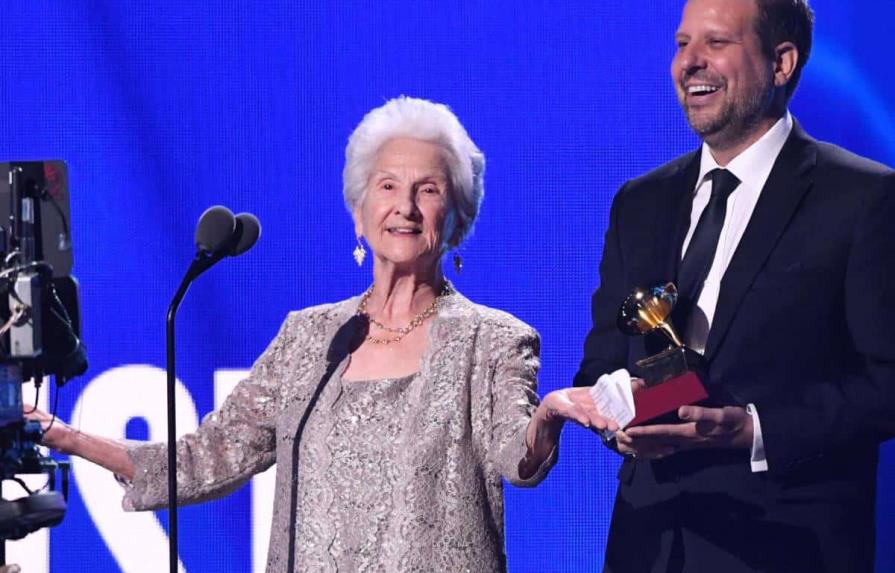Cantante Ángela Álvarez a sus 95 años gana como Mejor nuevo artista en los Latin Grammy