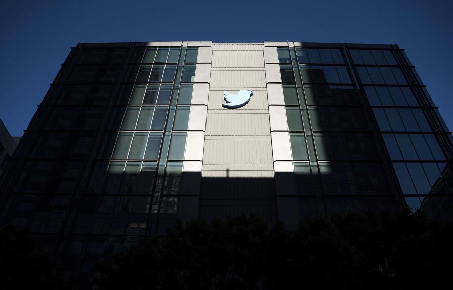 Senadores piden investigar seguridad de Twitter