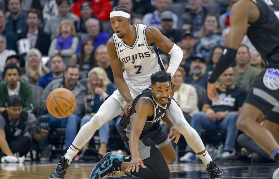 VIDEO | Fox anota 28, Kings superan a Spurs y encadenan quinto triunfo