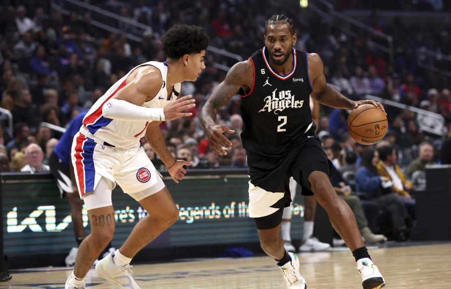 VIDEO | Clippers remontan y ganan a Pistons en el regreso de Leonard