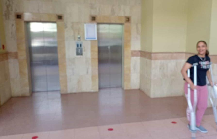 Poder Judicial dice ascensores fuera de servicio en Palacio de Justicia de Santiago están en mantenimiento