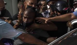 Cuba: Impiden reunión entre padres de manifestantes presos y delegación de EEUU