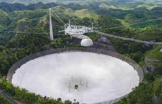 Congresistas de EE.UU. piden reconstruir el radiotelescopio de Puerto Rico
