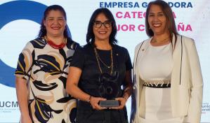 Reconocen empresas, docentes y estudiantes de comunicación en jornada de la PUCMM