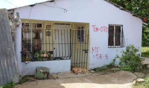 Inician demolici&oacute;n de casas expropiadas por el gobierno para construcci&oacute;n del muro en Dajab&oacute;n