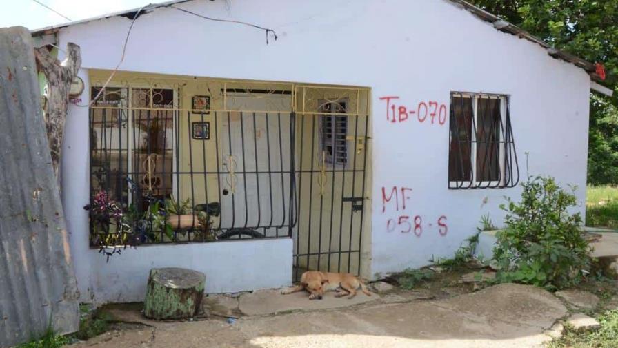 Inician demolición de casas expropiadas por el gobierno para construcción del muro en Dajabón Inician demolición de casas expropiadas por el gobierno para construcción del muro en Dajabón