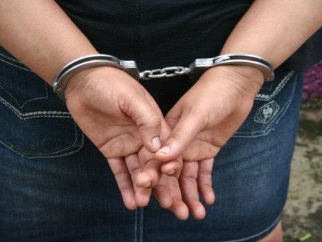 Policía captura tres mujeres acusadas de asaltar a taxista en Villa Mella