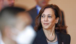 Kamala Harris se re&uacute;ne con Xi Jinping, pide comunicaci&oacute;n abierta EEUU-China