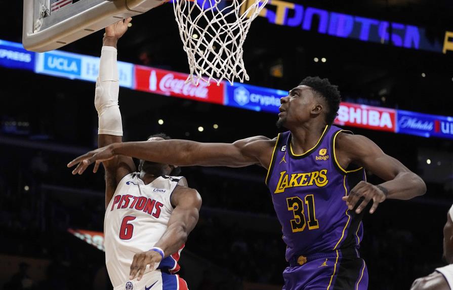 VIDEO | Lakers superan a Pistons sin contar con LeBron; Davis el héroe