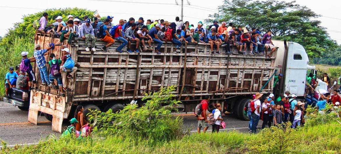 México deporta a más de 100 guatemaltecos vía terrestre