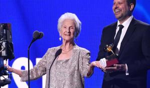 Ganadora de 95 años del Grammy Latino Ángela Álvarez debutará en "Jimmy Kimmel Live!"