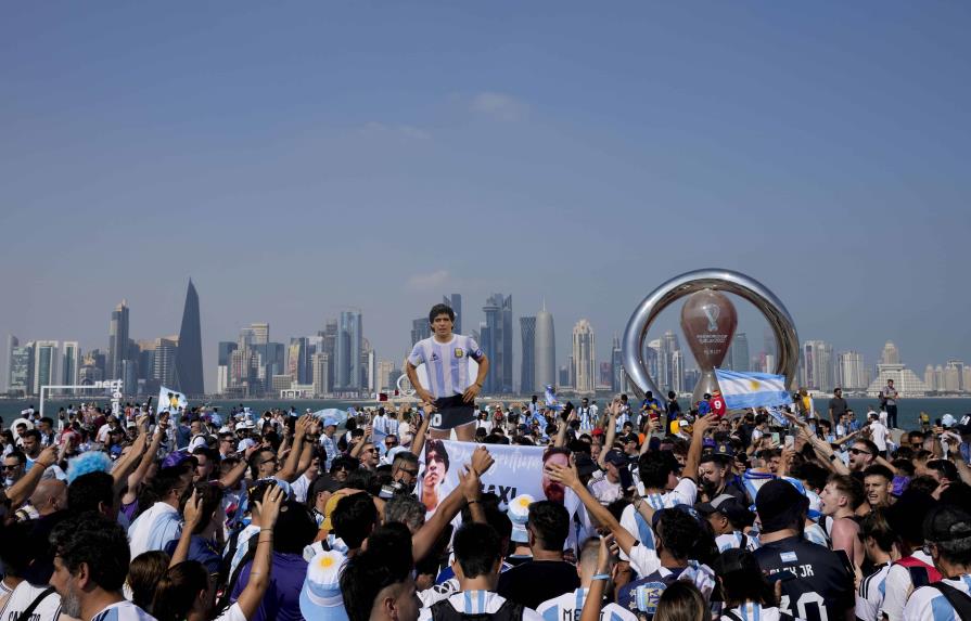 Argentinos invaden Qatar y se hace escuchar antes del debut