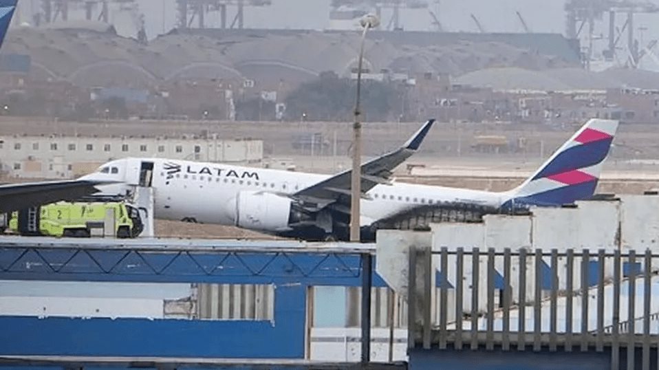 Perú: Aeropuerto niega culpa de bomberos en choque de avión