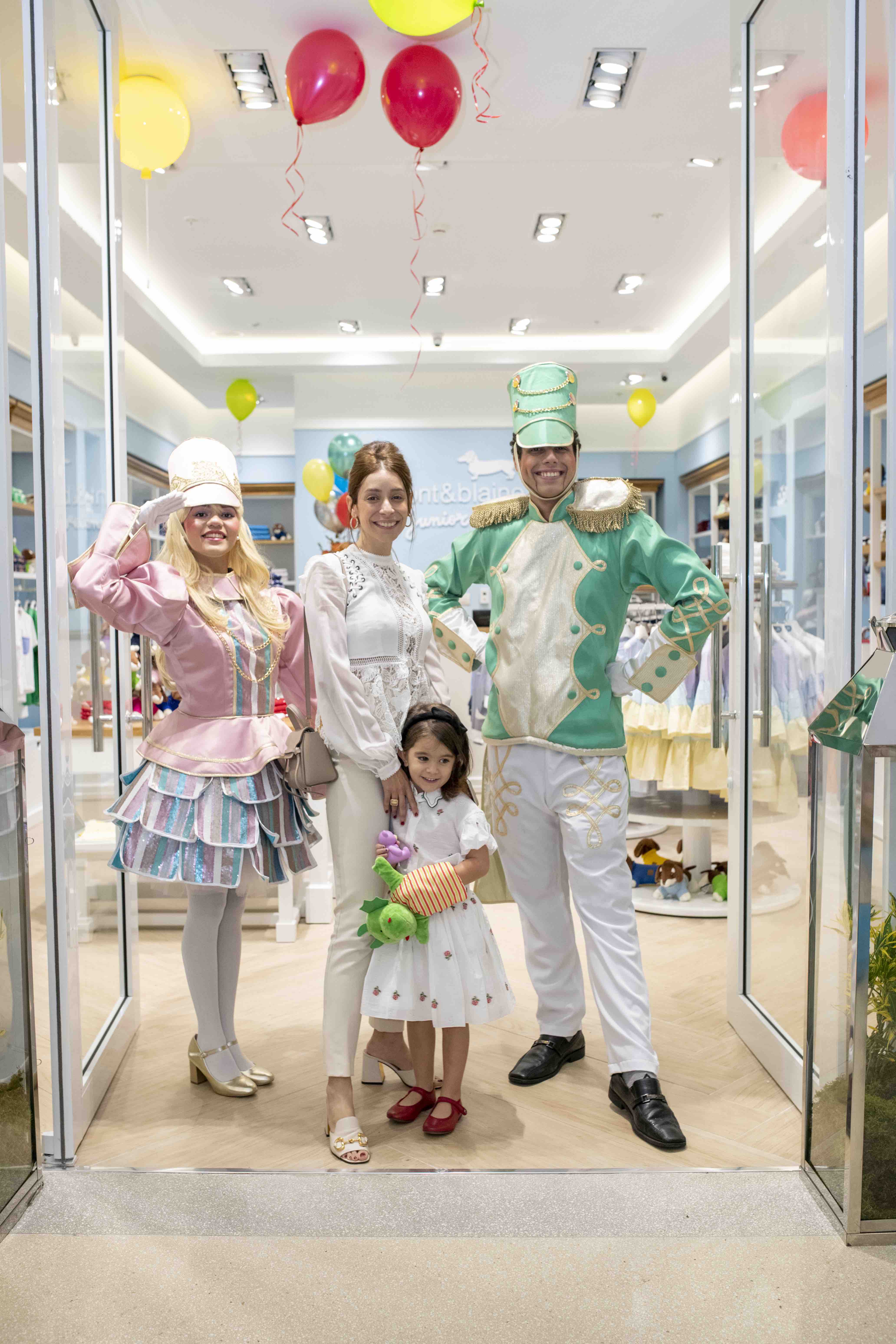 Francesca Robiou y Zoé Herrera Robiou.