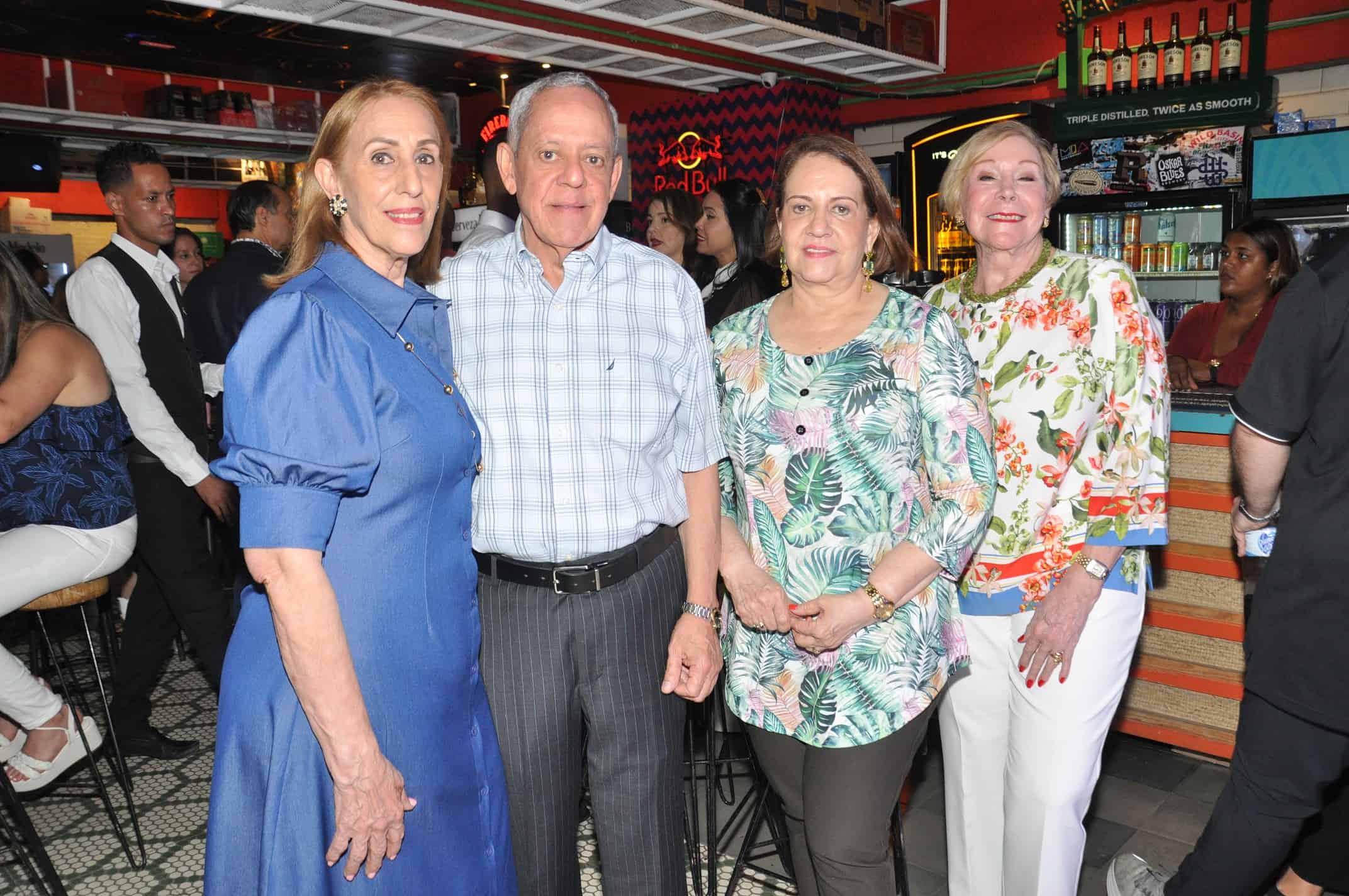 Julia Salcedo, Gustavo Salcedo, Leonor Marcelino y Angelita Quezada.