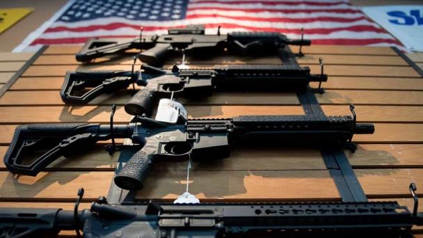 Baja nueve puntos el apoyo a leyes más estrictas sobre armas de fuego en EEUU