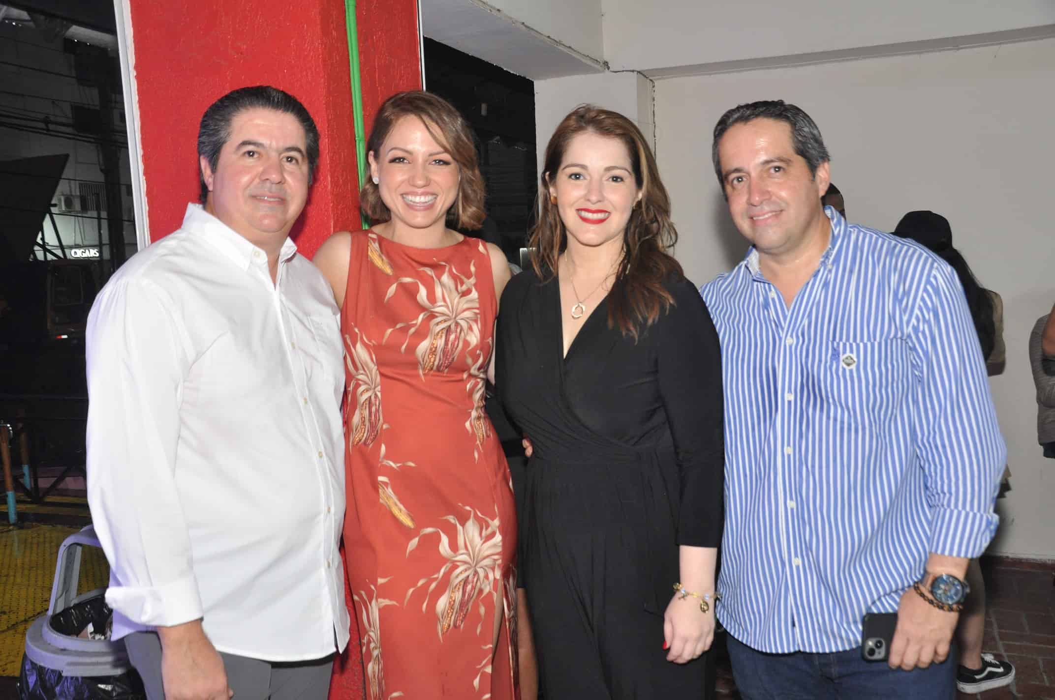 Willy Cabrera, Lorenna Pierre, Elinor Cabrera y Hairo Cabrera.