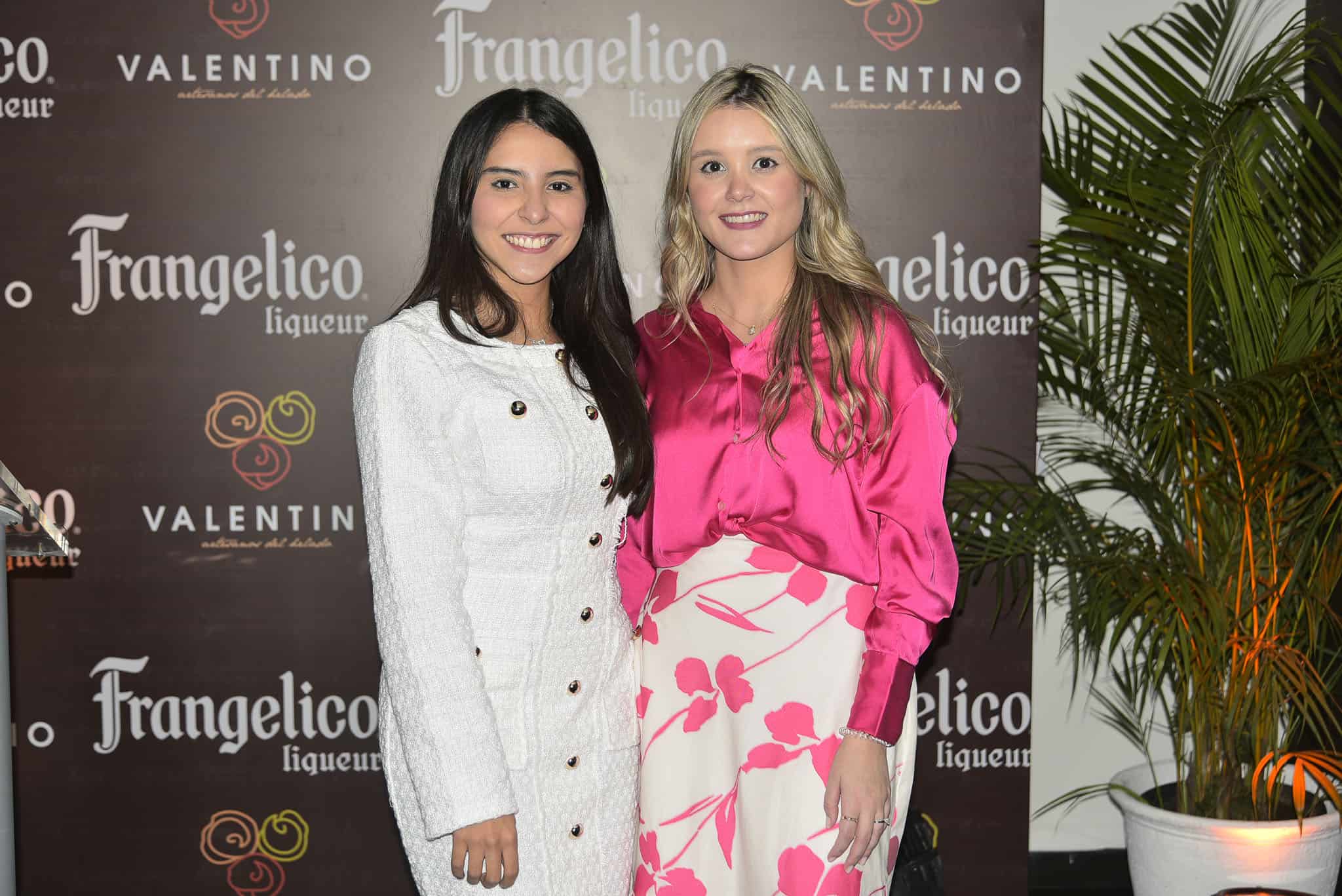 Laura Camacho y Kimberly García. 