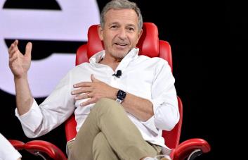Bob Iger seguirá como director general de Disney hasta finales de 2026