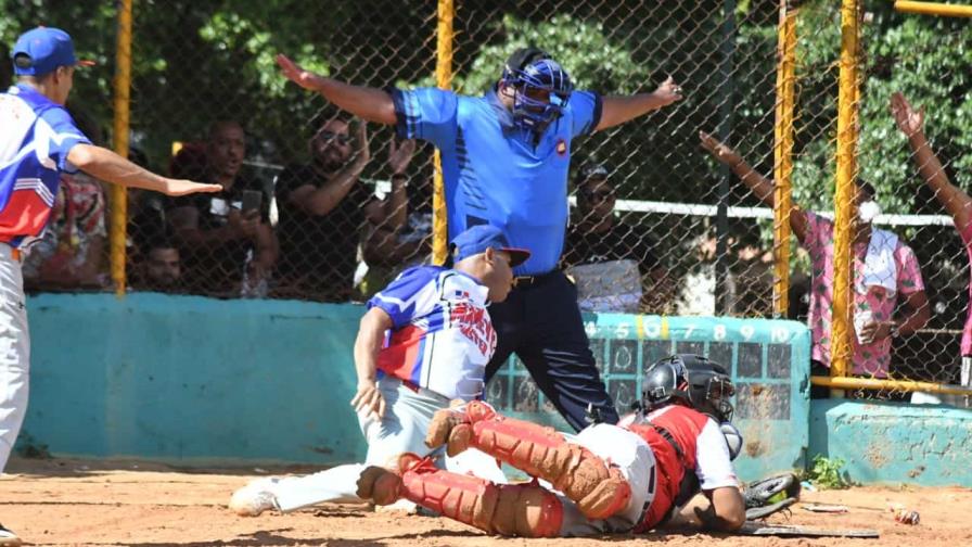 Mameyes y la Familia disputarán la final del master en softbol Asoprosado