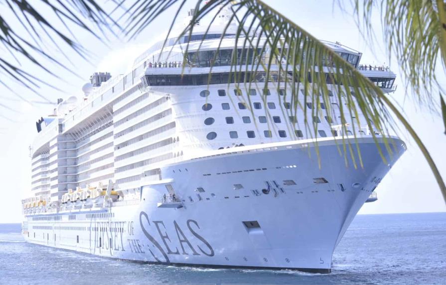 Primer crucero tipo Oasis atraca en el Puerto Turístico La Romana