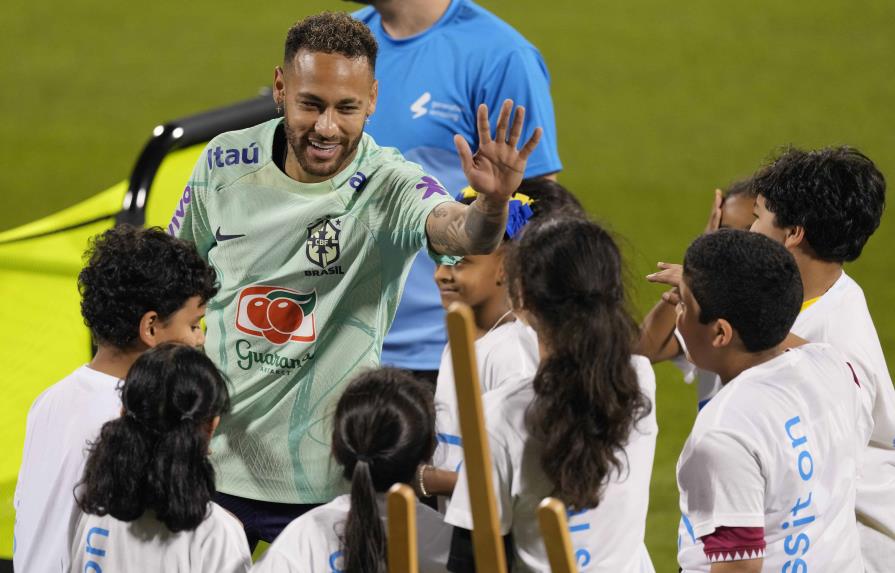 Neymar guarda silencio antes de estreno de Brasil con Serbia