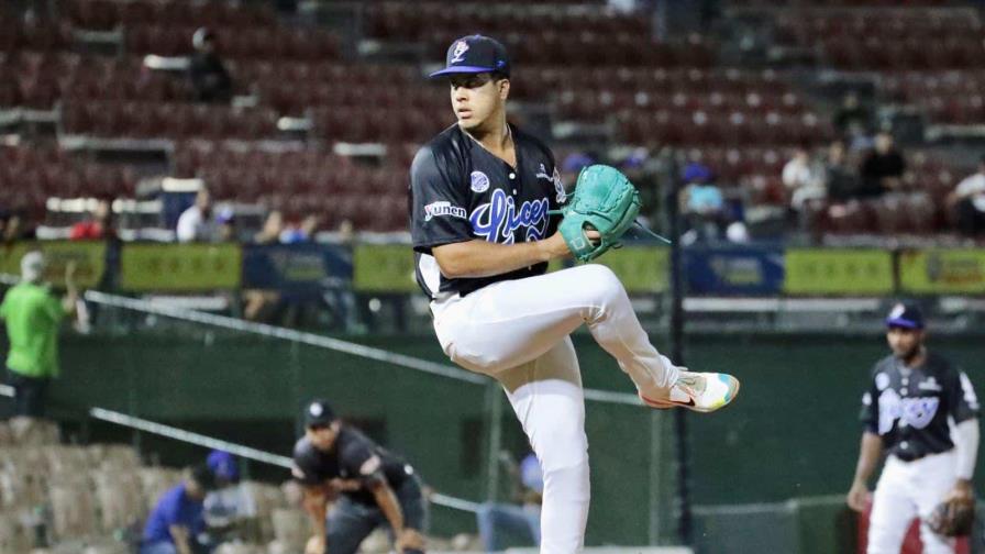 Licey vence a Gigantes, dividen la doble cartelera y vuelven al primero Licey vence a Gigantes, dividen la doble cartelera y vuelven al primero