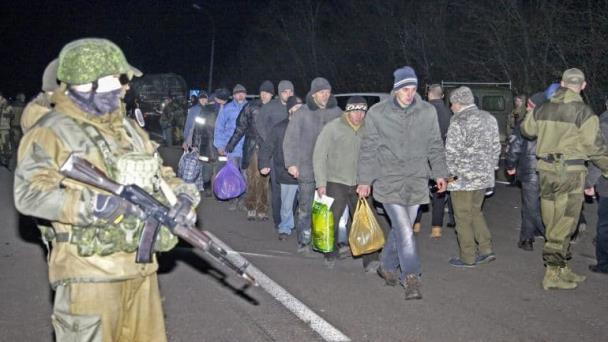 Ucrania acusa a tropas rusas de haber ejecutado a dos prisioneros de guerra