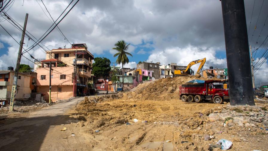 Trabajos línea 2-C del Metro dejan al descubierto la pobreza en barrio Enriquillo