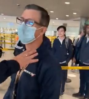 Colombia: denuncian a funcionario de Migraci&oacute;n que golpe&oacute; a viajero