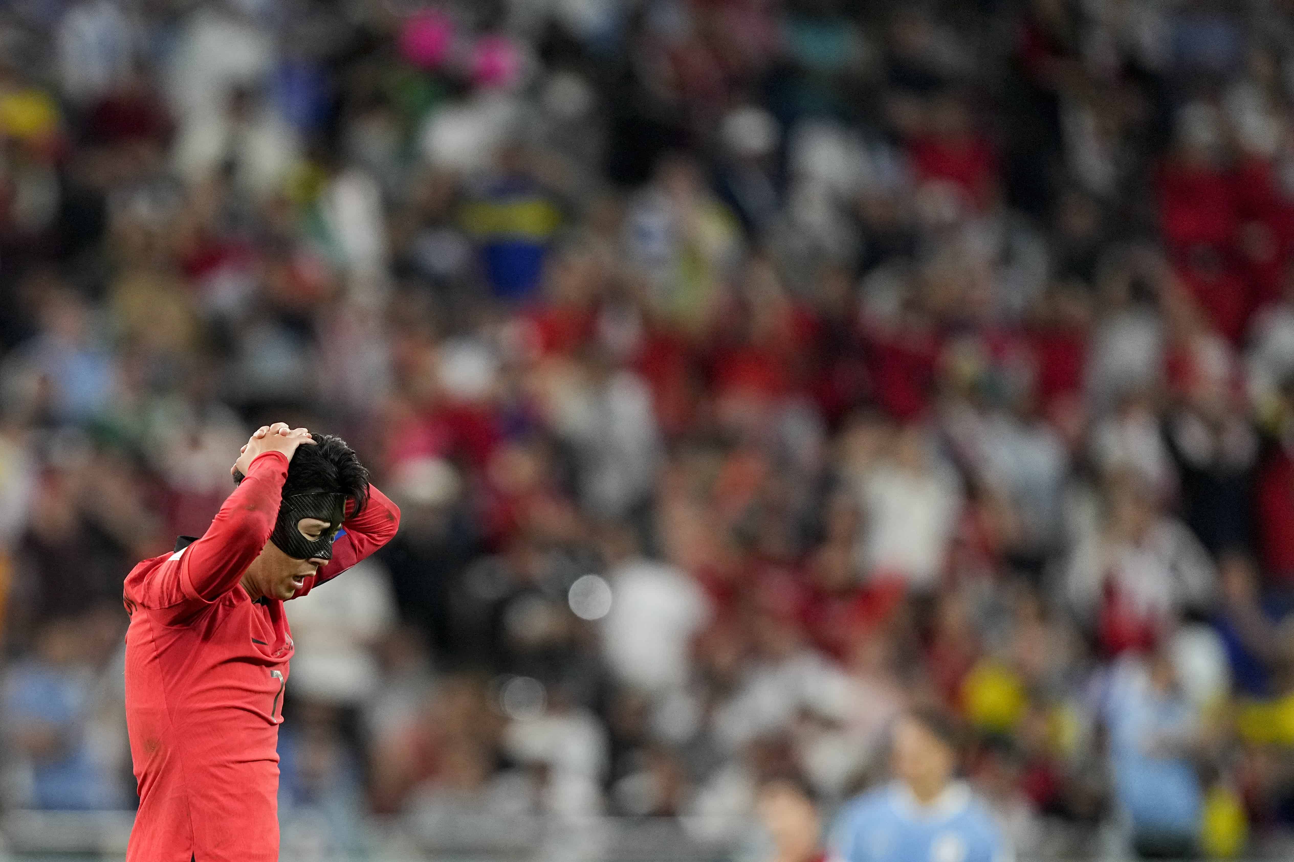 El delantero surcoreano Son Heung-min durante el partido contra Uruguay por el Grupo H del Mundial, el jueves 24 de noviembre de 2022, en Al Rayán, Qatar.