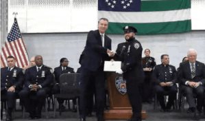 FBI investiga a policía por un tiroteo fuera de servicio en Queens