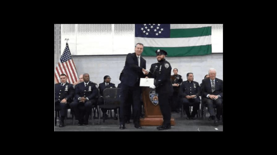 FBI investiga a policía por un tiroteo fuera de servicio en Queens FBI investiga a policía por un tiroteo fuera de servicio en Queens