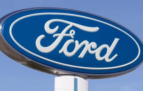 EEUU: Ford llama a revisión 518,993 vehículos por riesgo de incendio del motor