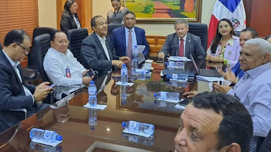 Estudian proyecto de ley que crearía penas y multas por tráfico de migrantes ilegales Estudian proyecto de ley que crearía penas y multas por tráfico de migrantes ilegales