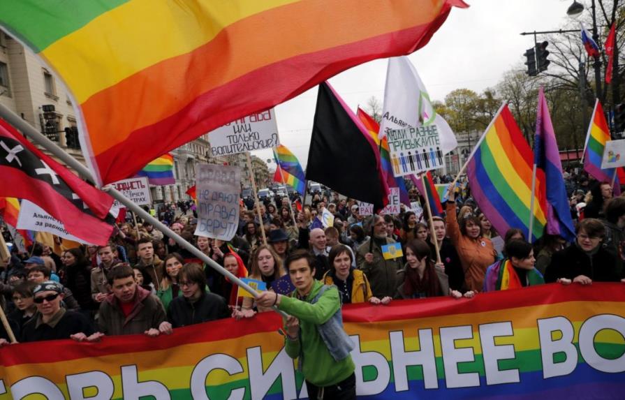 La Cámara Baja de Rusia adopta una ley que prohíbe la propaganda LGBTQ+